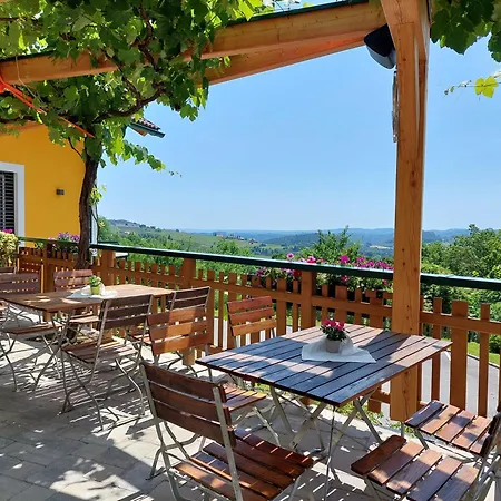 Weingut Stoff Oda ve Kahvaltı Kitzeck im Sausal