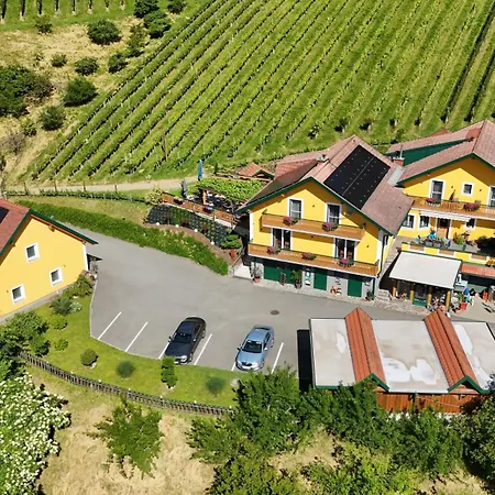 Weingut Stoff Bed & Breakfast