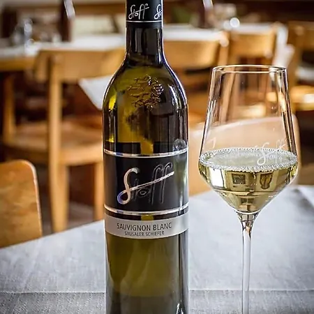 Bed & Breakfast Weingut Stoff 3*