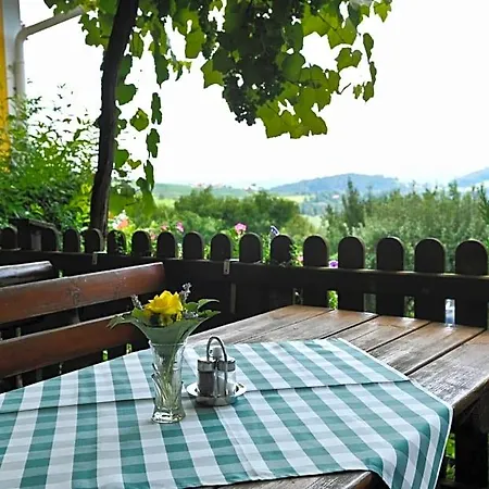 Bed & Breakfast Weingut Stoff 3*