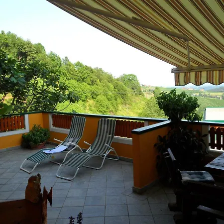 Bed & Breakfast Weingut Stoff *