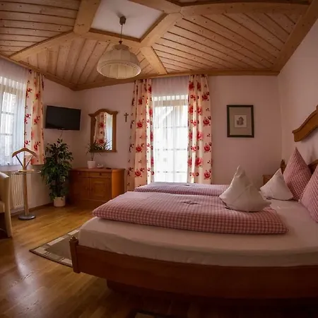 Weingut Stoff Bed & Breakfast *