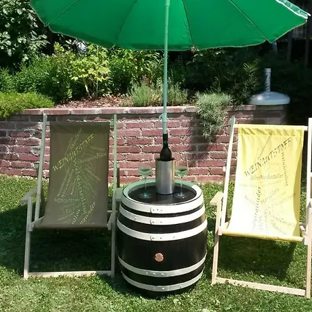 Bed & Breakfast Weingut Stoff *