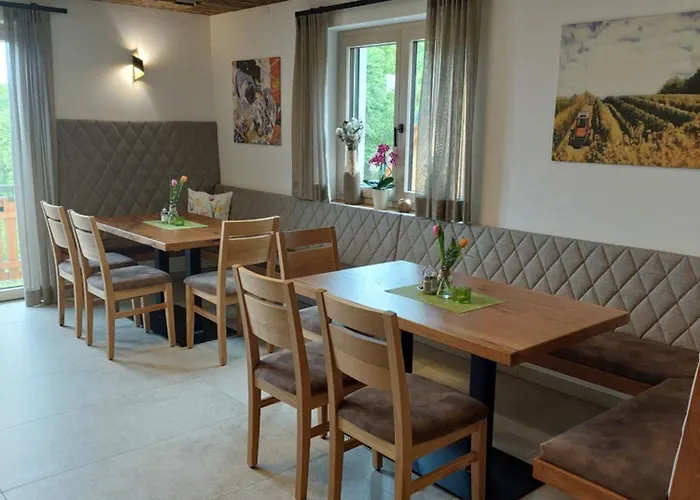 Bed & Breakfast Weingut Stoff 3*